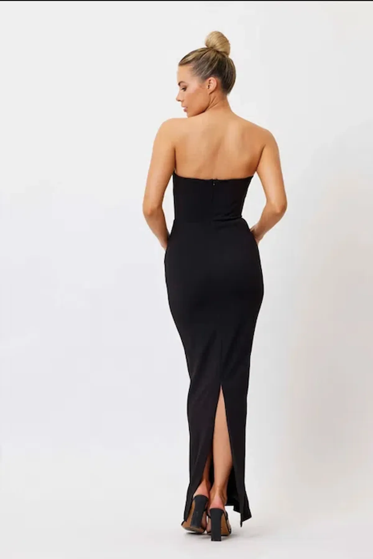 Black Bianca and Bridgett Avery V Neck gown size 4 - Image 2