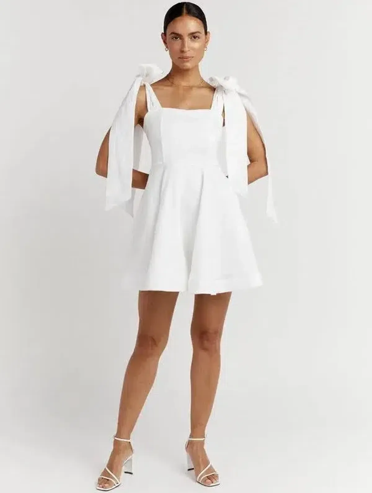 DISSH Aisle white linen bow dress size 8 - Image 1