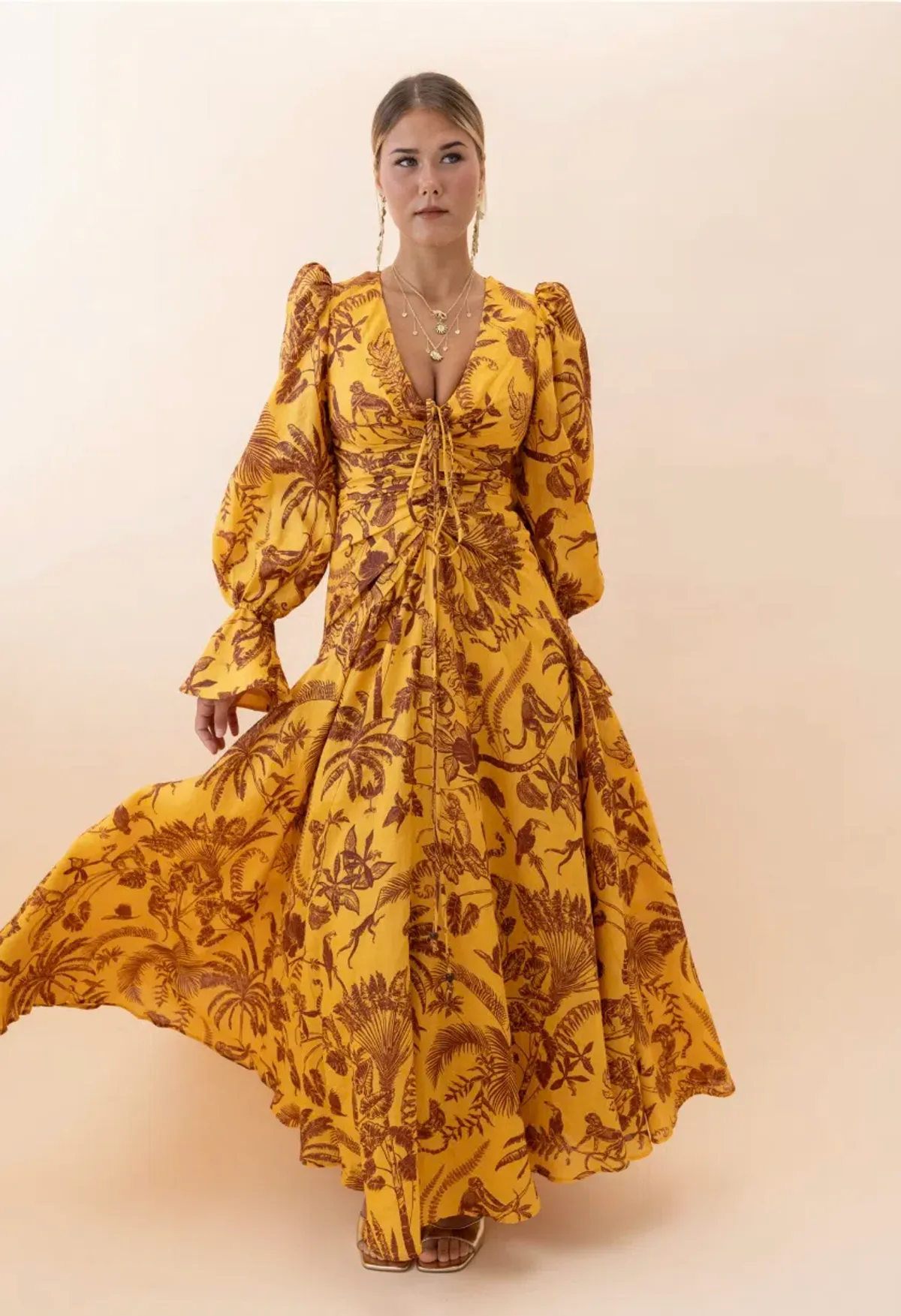 Alémais Banana Blossom Gown Size 16 - Image 3