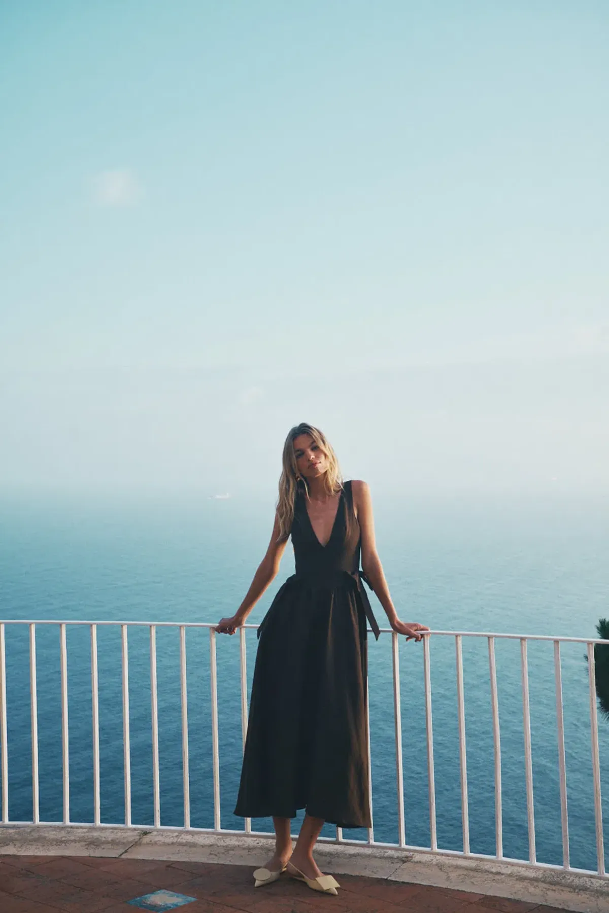 Daphne Linen Midi Dress Chocolate - Image 2