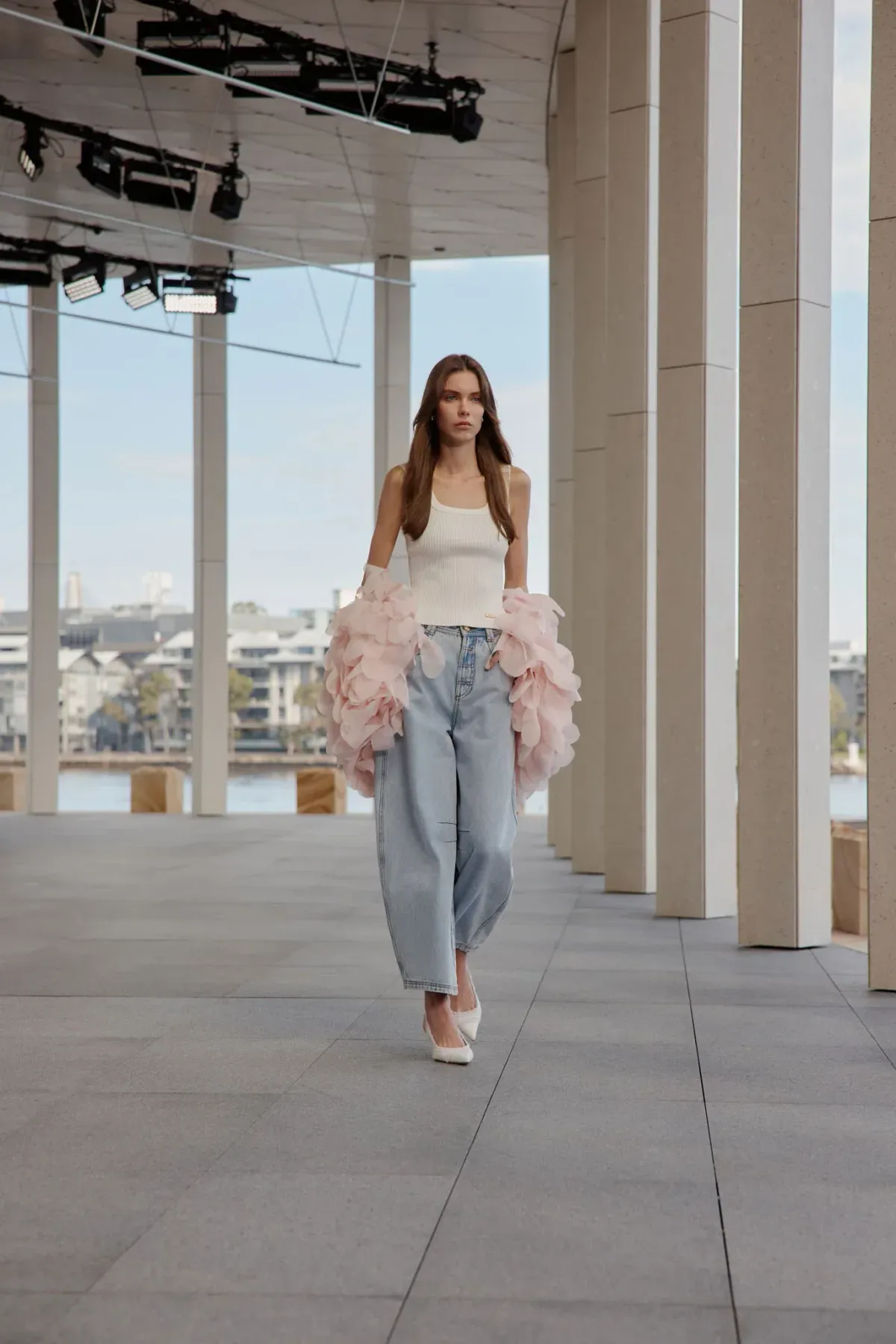 Aje lyric cape  - Image 1