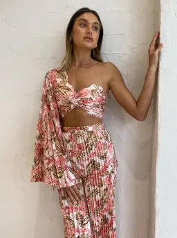 Significant Other - Simone Top And Pant Set In Pink Sangria Floral for rent on The Volte - image 3