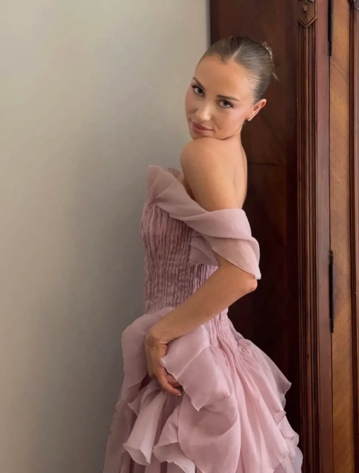 NISHA GOWN | FAWN PINK - SIZE 6 - Image 3