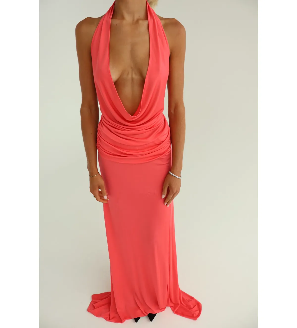 The New Arrivals Ilkyaz Ozel Tanit Draped Satin Gown in Pink Size AU6 - Image 4