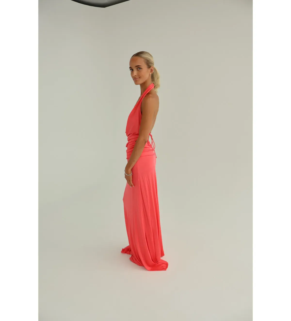 The New Arrivals Ilkyaz Ozel Tanit Draped Satin Gown in Pink Size AU6 - Image 5