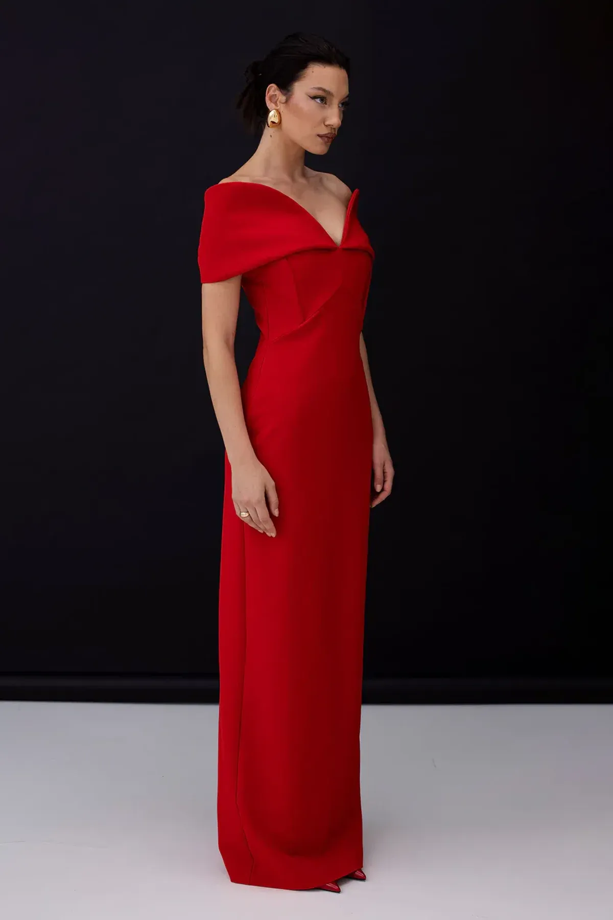 Red Muse by Moos Studio Size 34 - Image 6