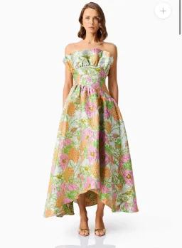 Elliatt Sleeveless Maxi Green Size 10 for rent on The Volte - image 1