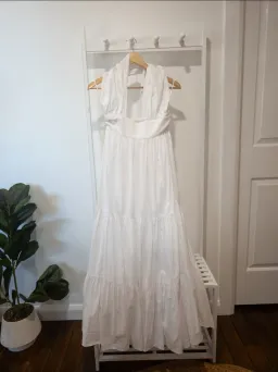 Gia white maxi - Sonya Moda - size 8 for rent on The Volte - image 2