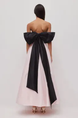 💕 New AJE Thea Bow Gown in Pink Tint & Black- Size 12 AU 💕 for rent on The Volte - image 2