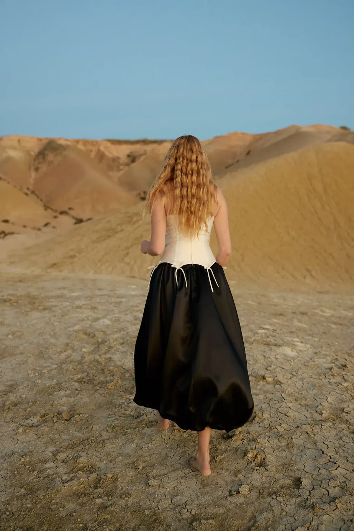 Aston Studio MARGUERITE GOWN NERO ANTIQUE - Image 4