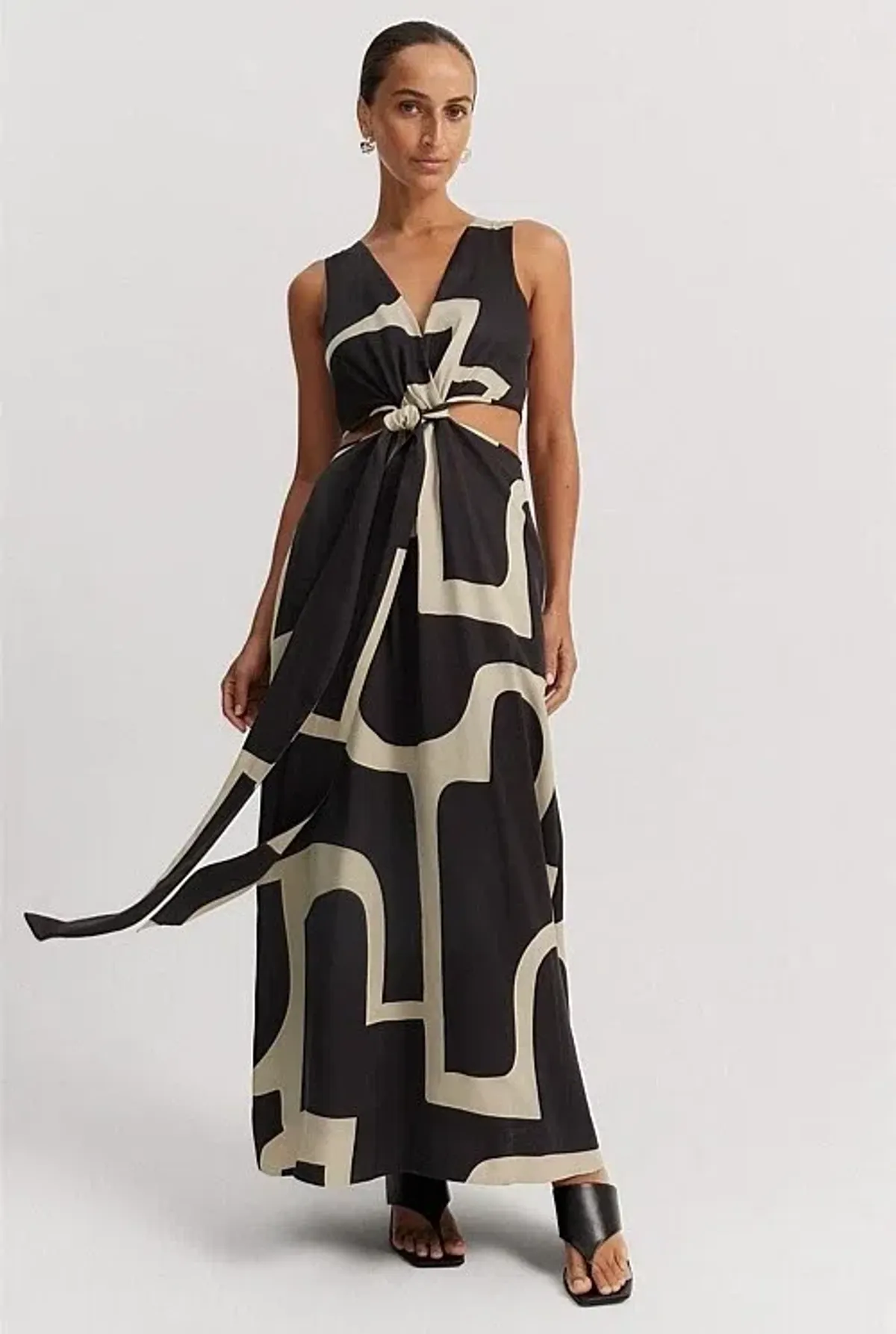 COUNTRY ROAD Print Column Maxi Dress in Stone Geo Print Size 12 - - Black & Stone Golden Brown - Image 2