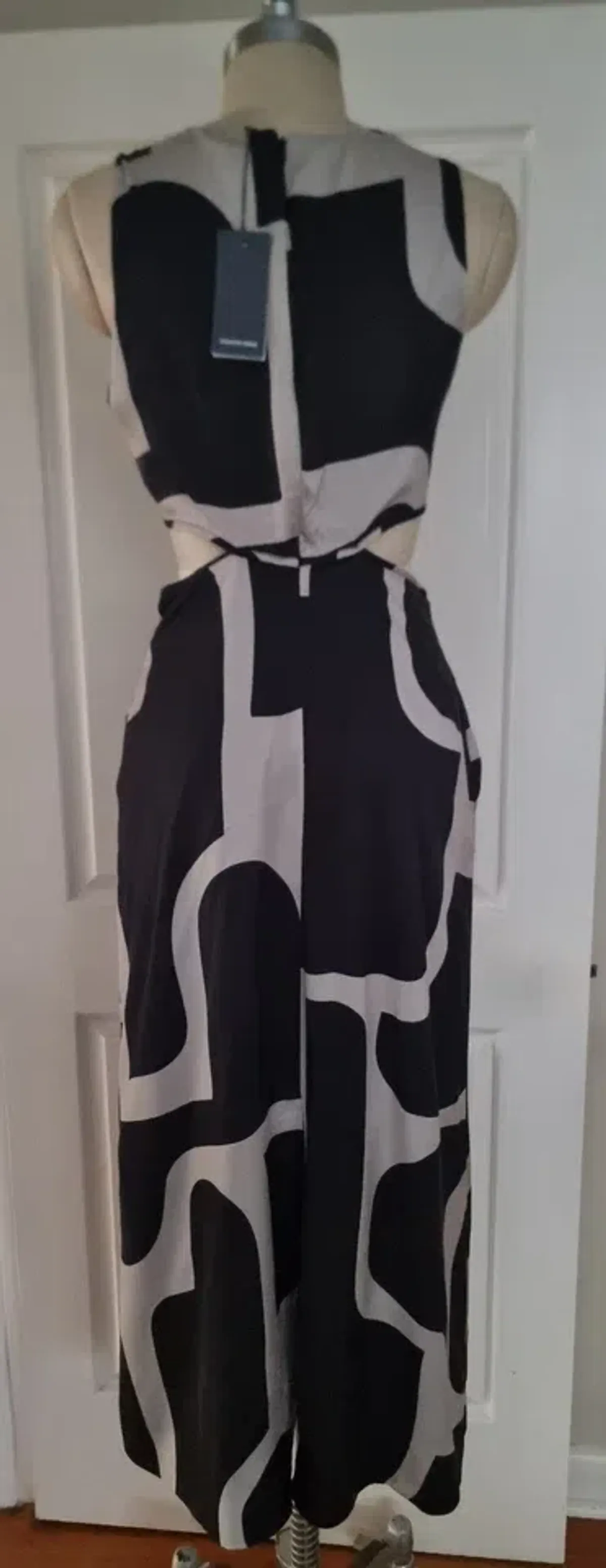 COUNTRY ROAD Print Column Maxi Dress in Stone Geo Print Size 12 - - Black & Stone Golden Brown - Image 10