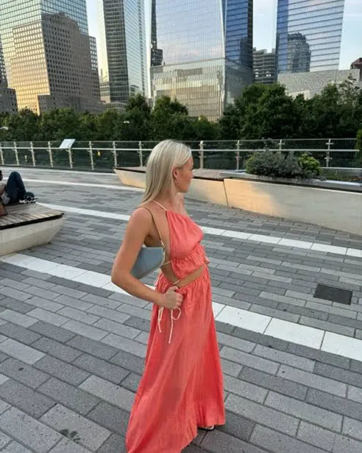 Two piece vrg grl coral linen set - Image 1