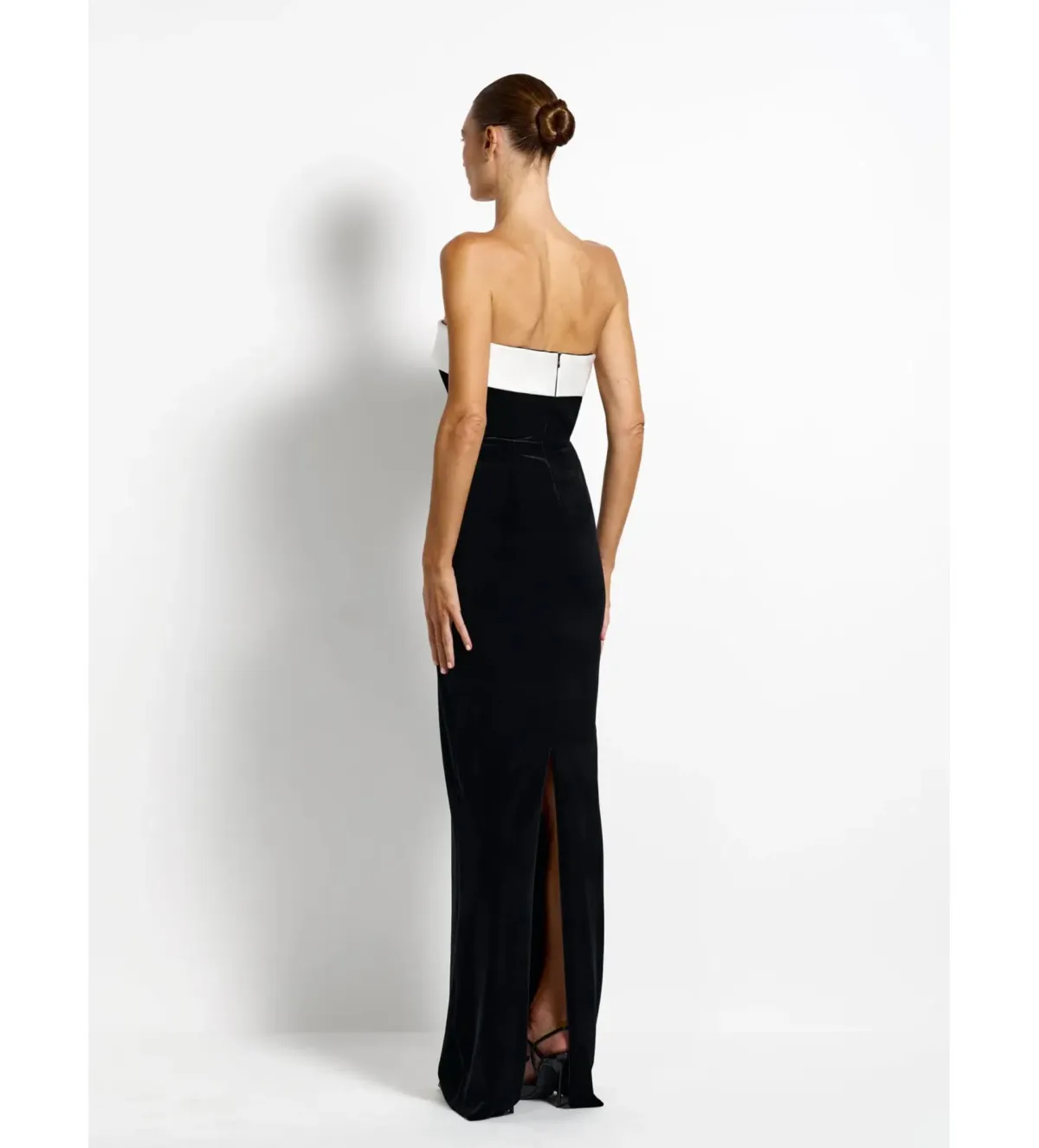 Effie Kats Madison Gown in Black Velvet Size 10 - Image 3