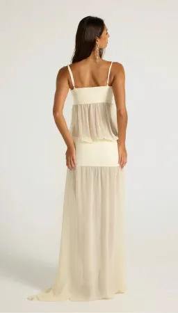ROMEO GOWN CREAM | ANCE GRIA for rent on The Volte - image 3