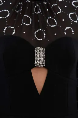 ❆ REBECCA VALLANCE Ellasandra Mini Dress - Size 6 AU - Black Sparkly Outfit ❆ for rent on The Volte - image 5