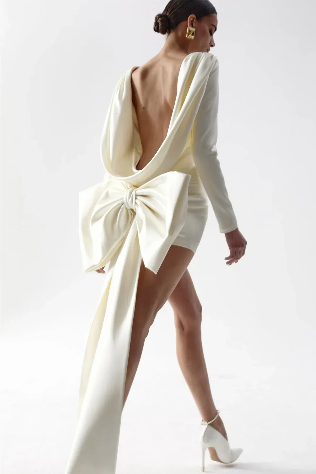 The New Arrivals by Ilkyaz Ozel - Isthar Mini Bow Dress - Image 4
