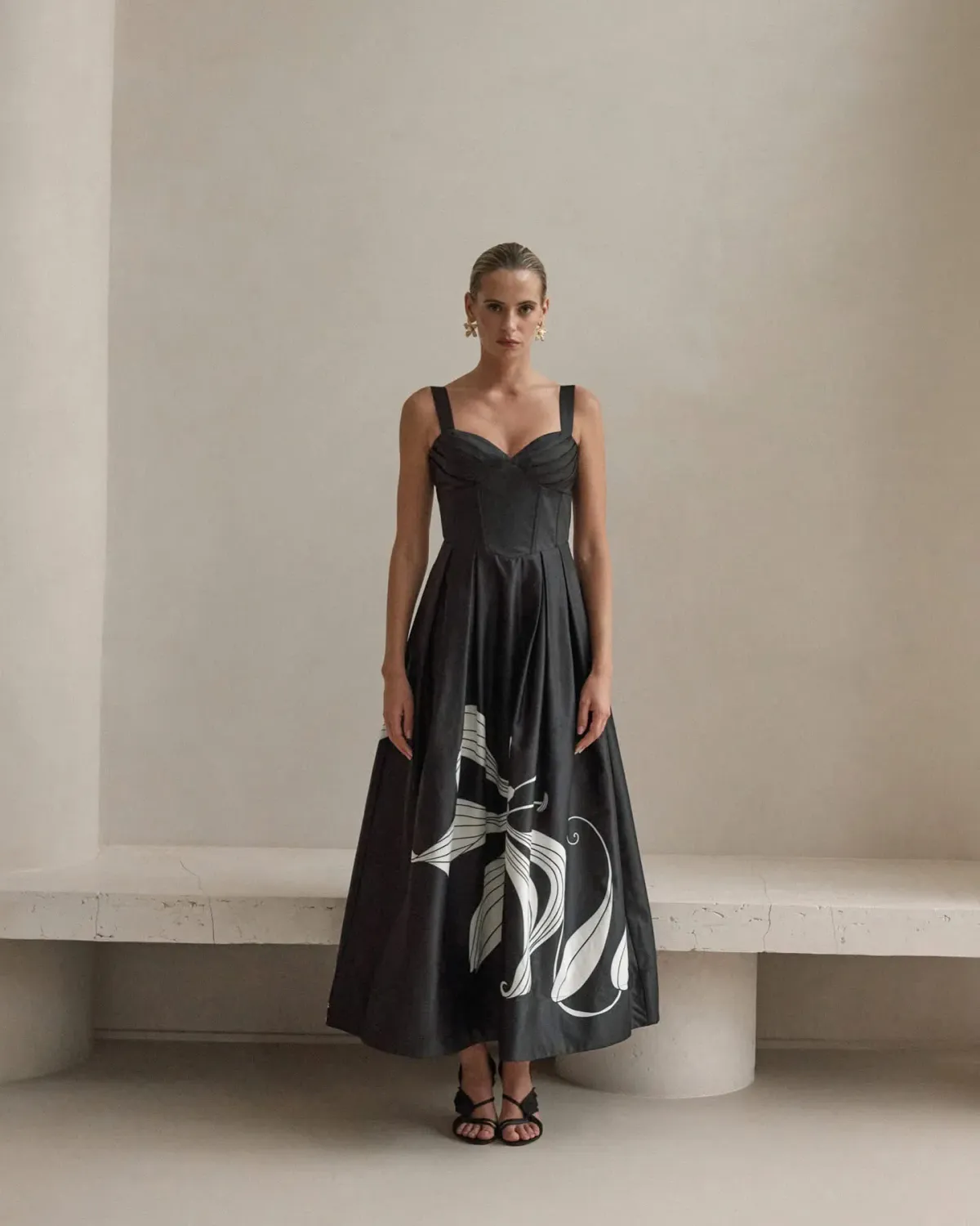 Sheike LOTUS GOWN size 18 - Image 1