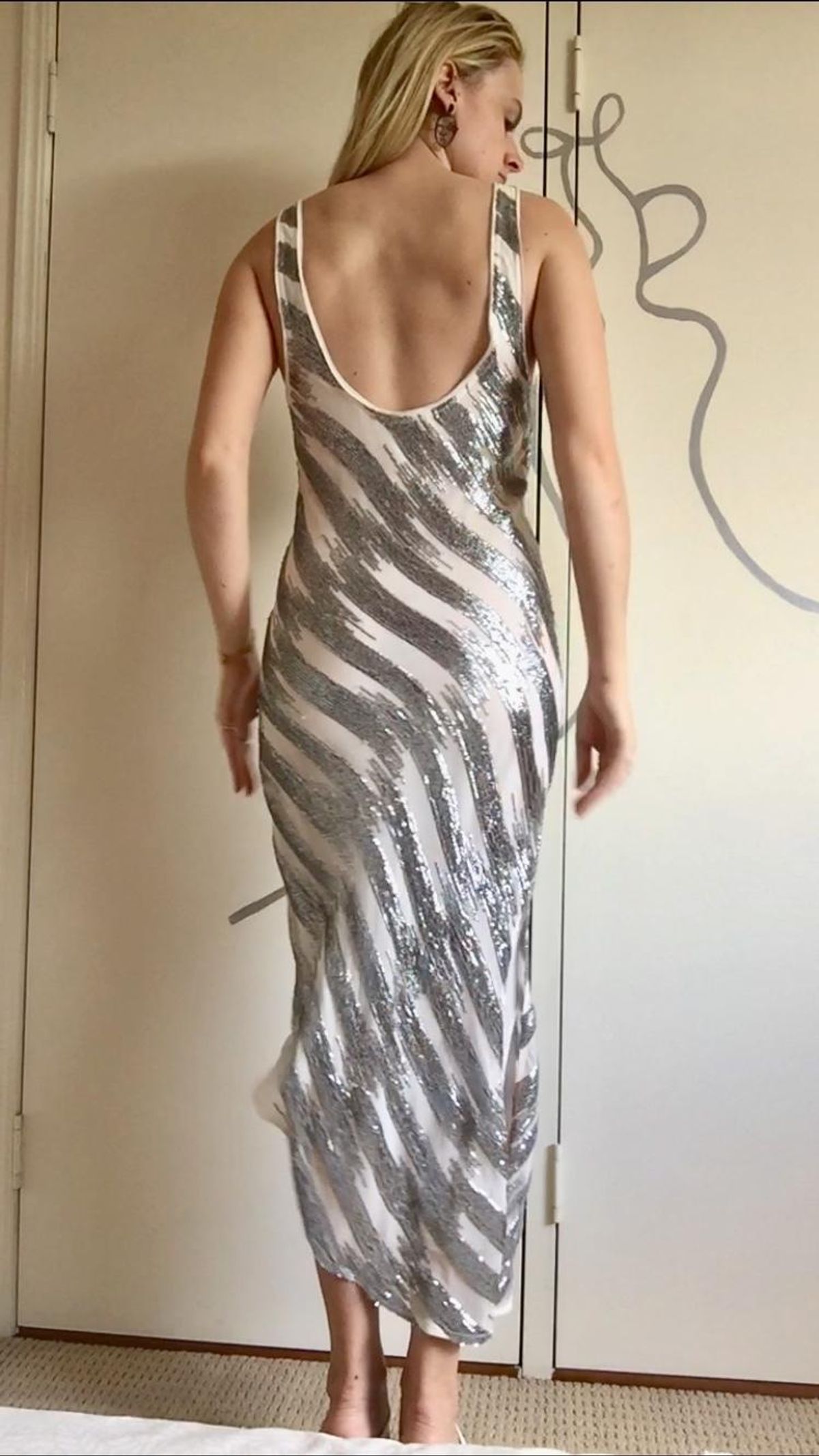 Manning Cartell Sequin Midi Plunging Dress Silver White Size 6 - Image 6