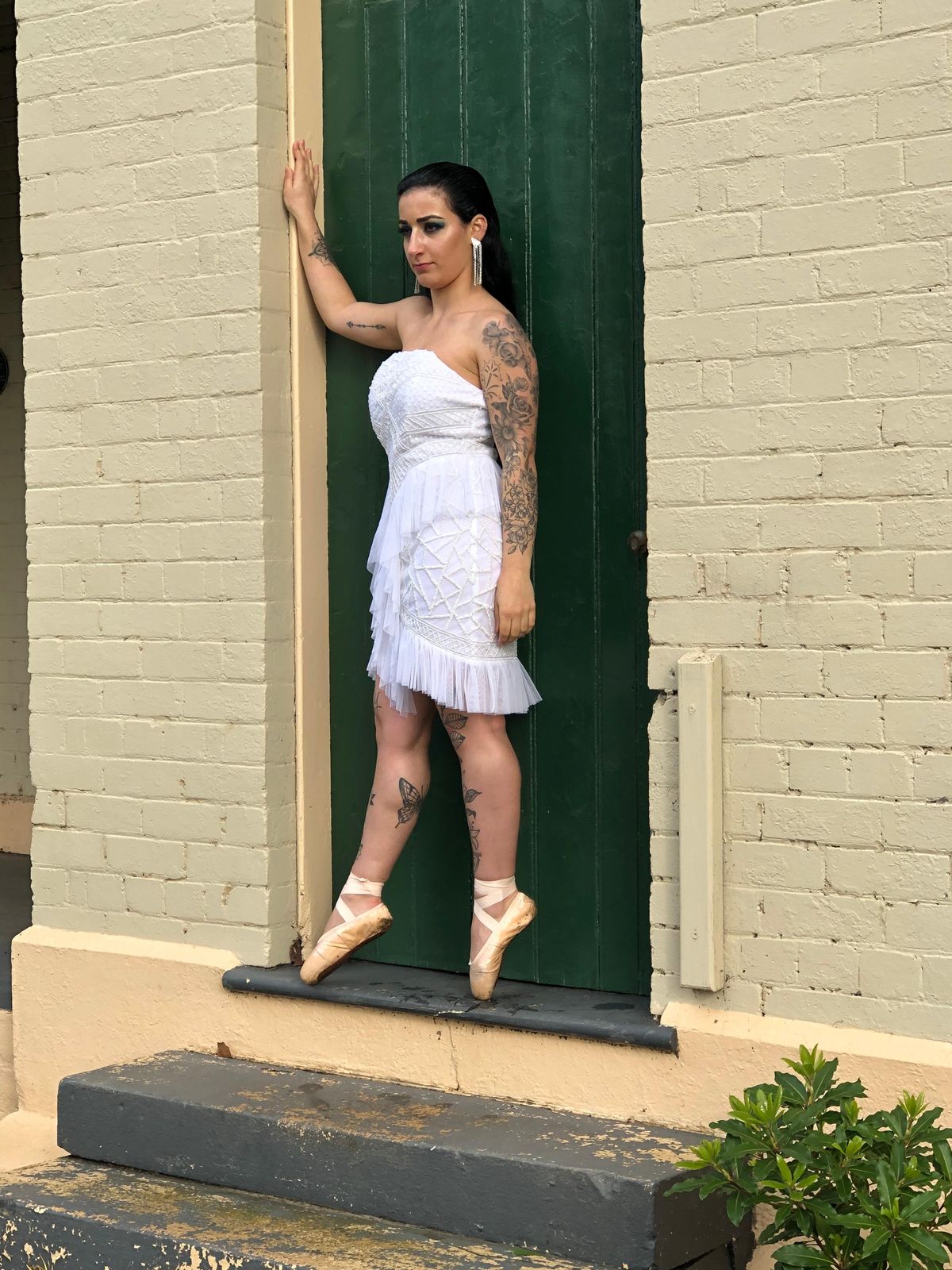 Madame X Leslie Dress - Image 2