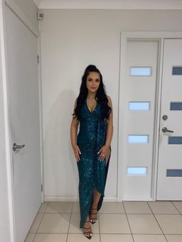 Nookie Selena Halter Gown in Emerald Green Size 10 for rent on The Volte - image 3