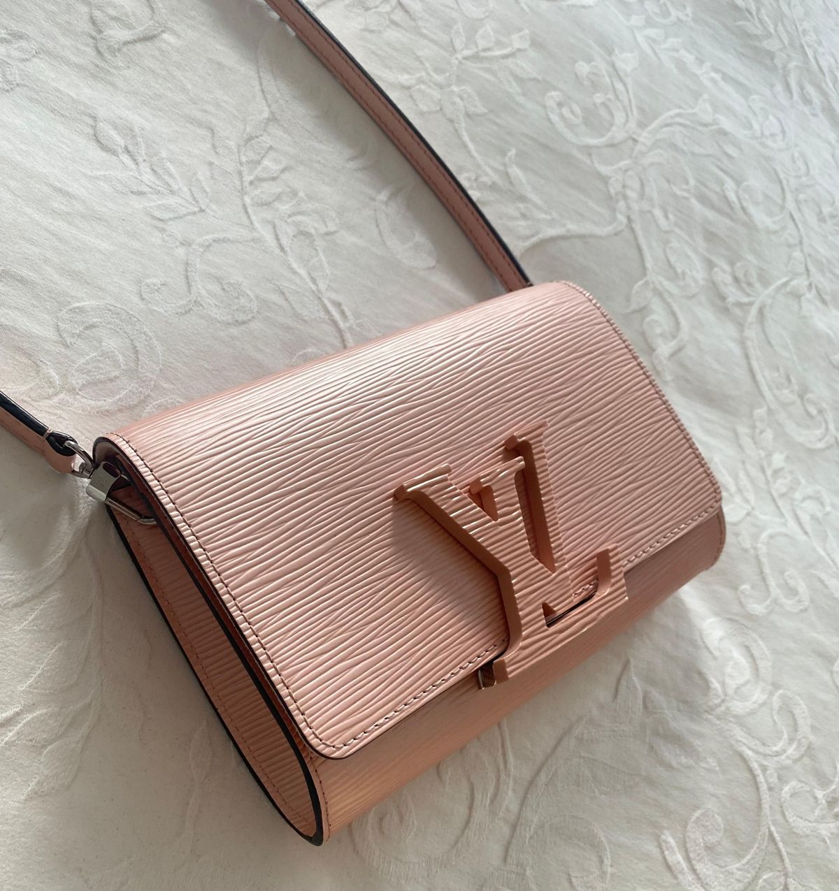 Louis Vuitton Louise Epi Leather Handbag Pink - Image 5