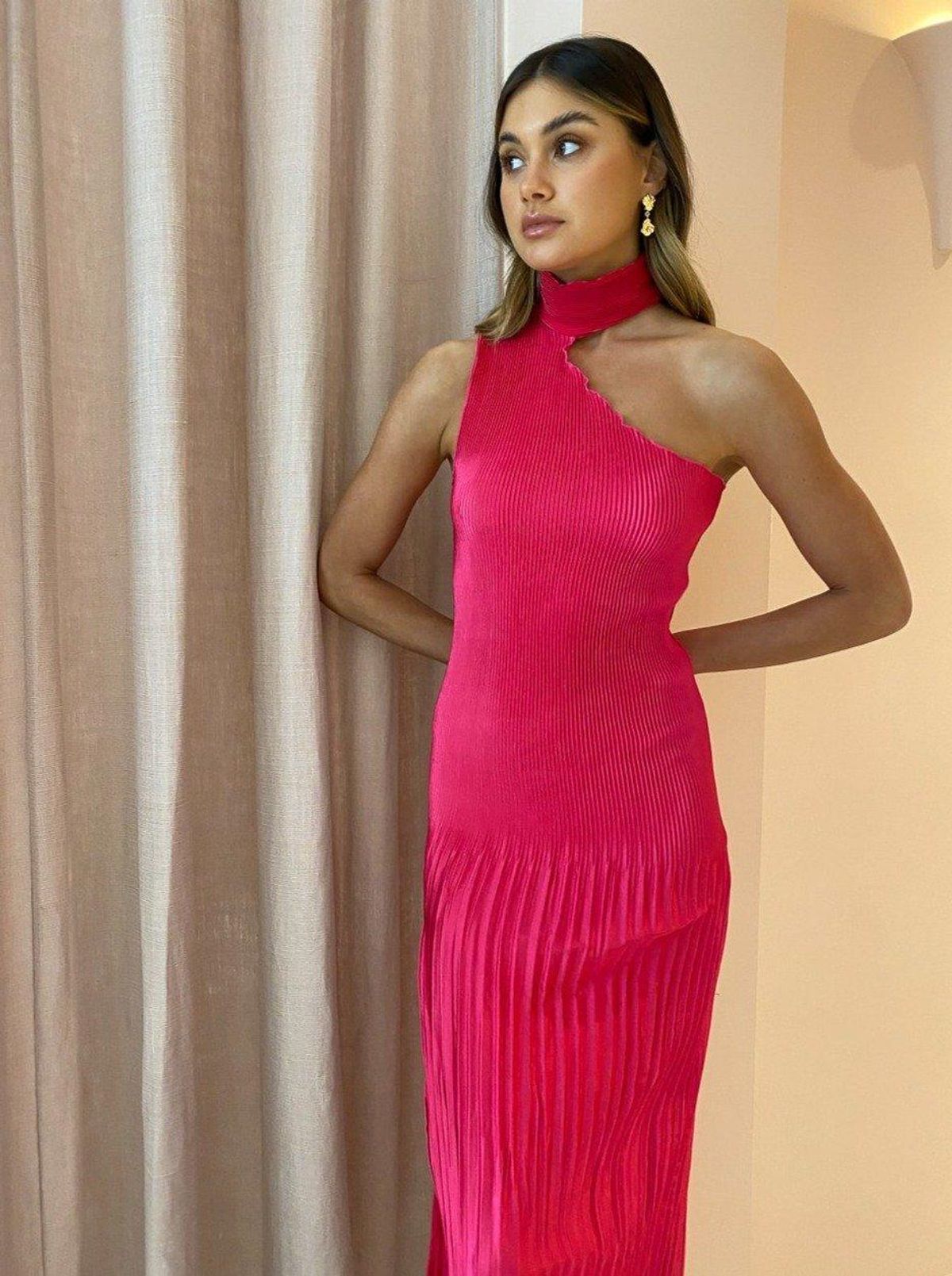 L'IDEE Soiree 90's Gown in Cherry Red Size 6 - Image 4