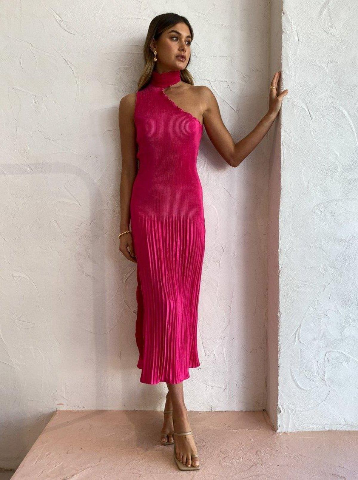 L'IDEE Soiree 90's Gown in Cherry Red Size 6 - Image 8