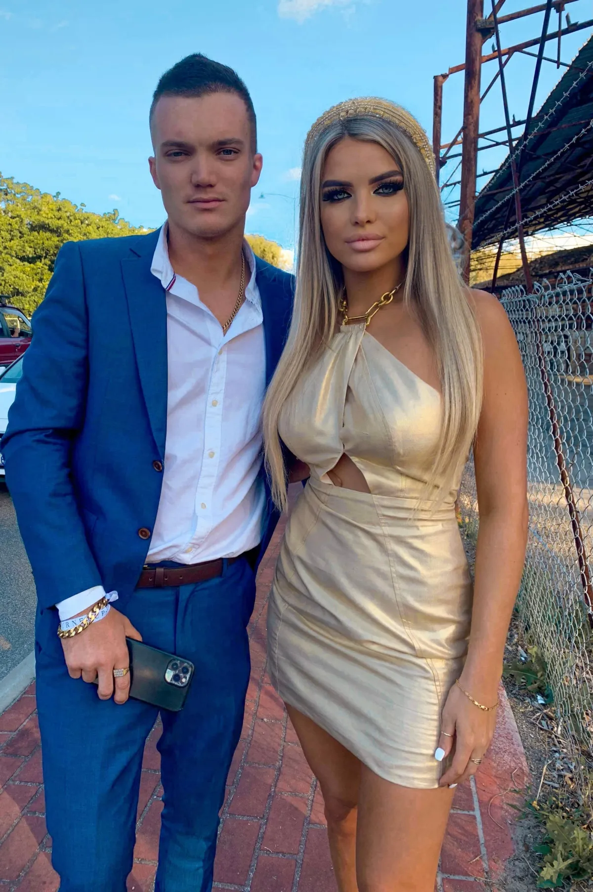 Manning cartell size 8  - Image 5