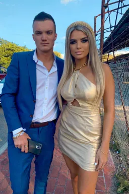 Manning cartell size 8  for rent on The Volte - image 5