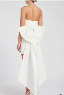 Rebecca Vallance Daphne Mini Ivory Size 8 for rent on The Volte - image 2