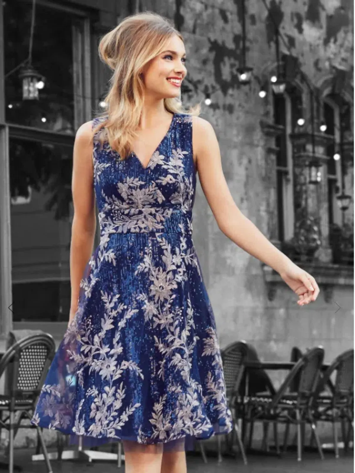 Review You're A Star Dress Sequin Size 8 - Image 3