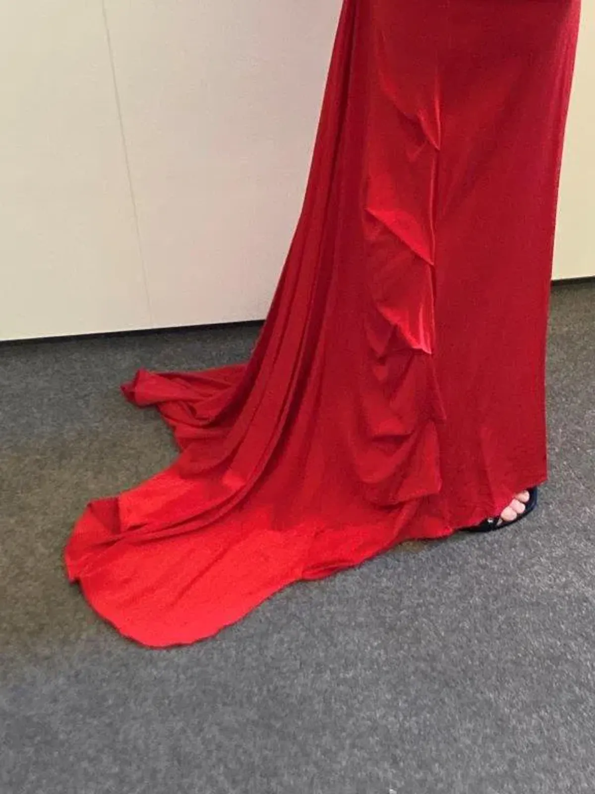 Wayne Cooper Stretch Satin Backless Gown Red Size 8 - Image 3