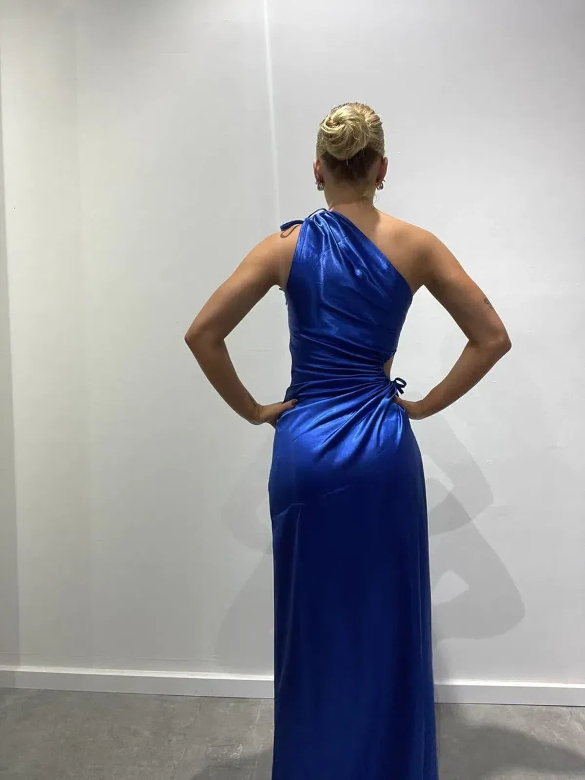 Sonya Moda Nour in Cobal Blue Size 6 - Image 3