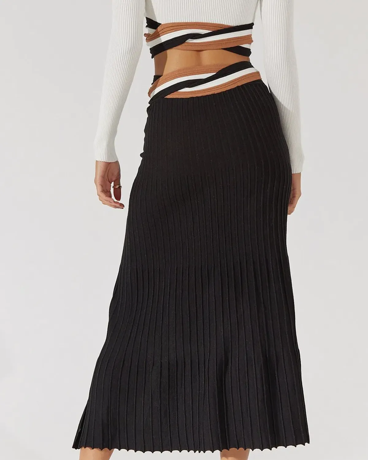 Sovere Inertia Knit Crop Top and Midi Skirt Set Size 6 - Image 4