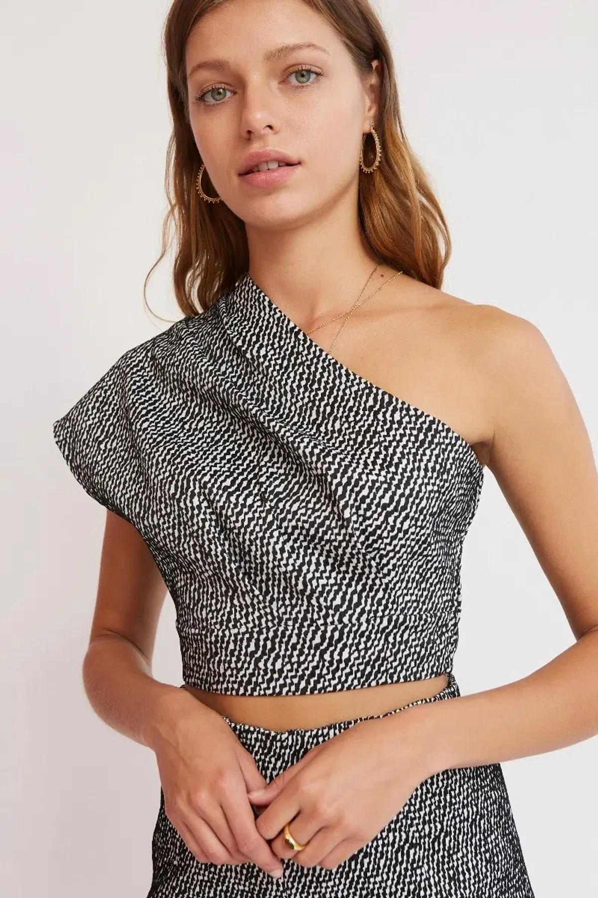 Finders Keepers Mona Top Black with White Print Size XXS - Image 2