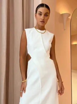 Camilla & Marc Hoxton Sleeveless Dress in Cream Size 6 for rent on The Volte - image 3