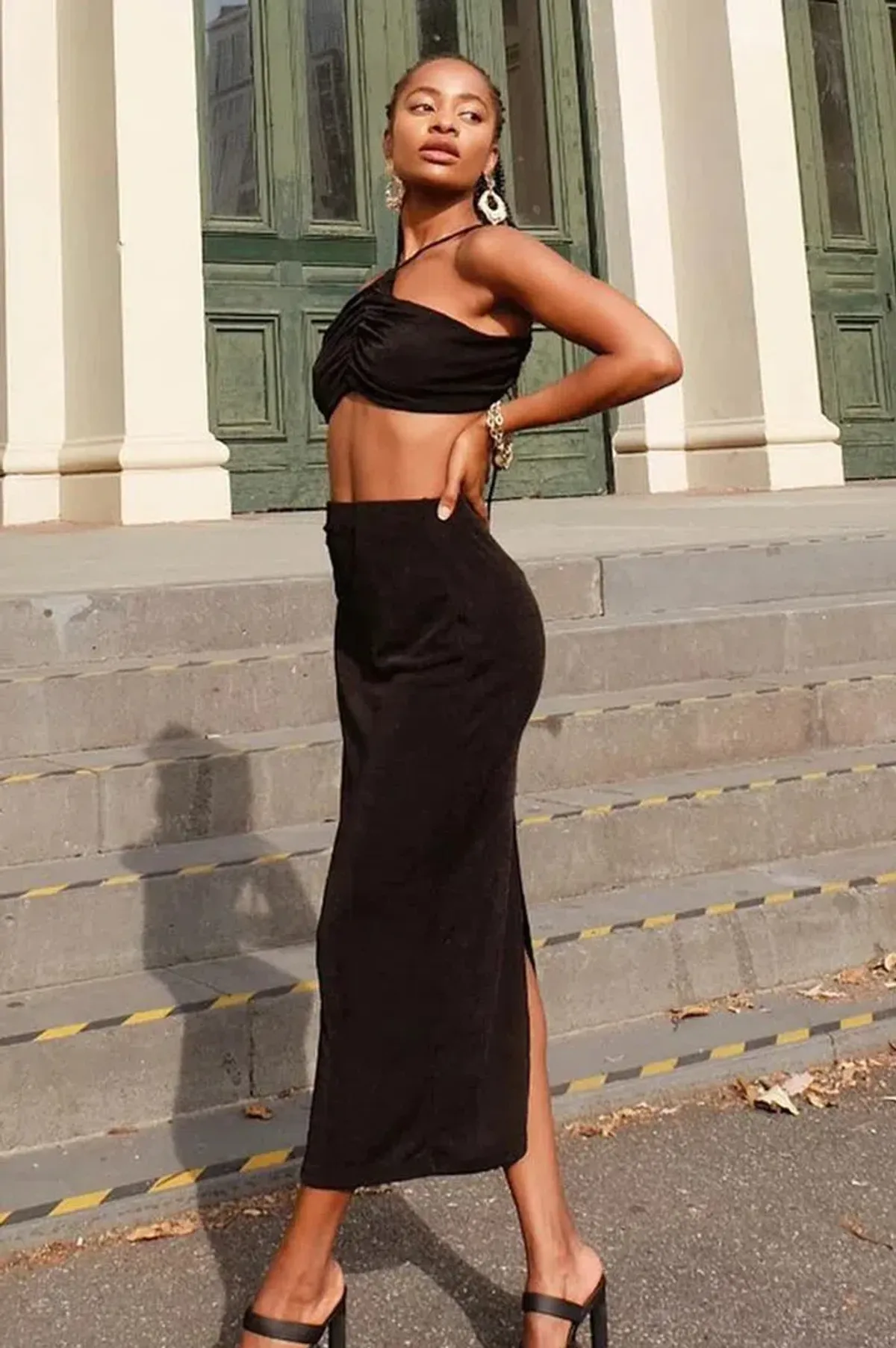  She is Us On Demand Set in Black Size S/ Au 8 - Image 1