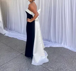 Jovani Strapless Sweetheart Neckline Dress Black Size 8  for rent on The Volte - image 1