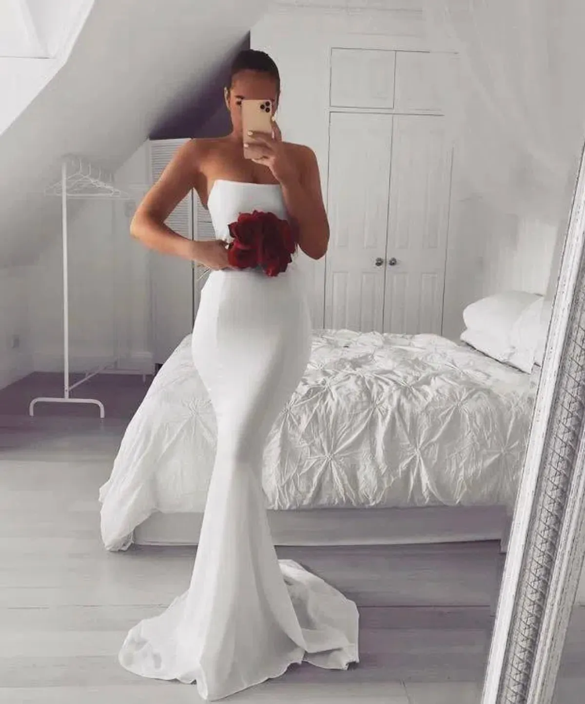 Meshki Farrah Gown White Size 6 - Image 2