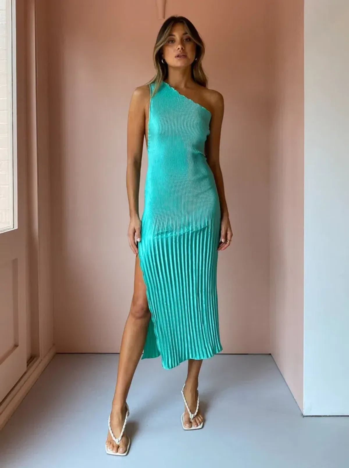 Lidee Naomi Gown Marine Size 8 - Image 1