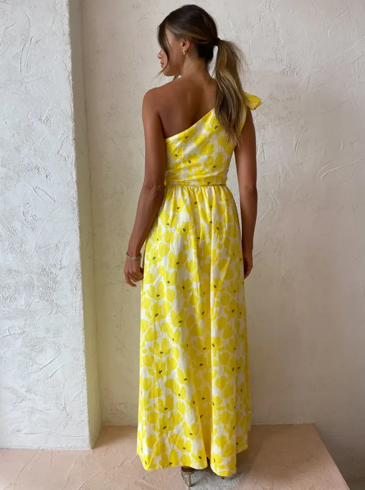 By Nicola Dahlia Dress Yellow Floral Size 6 - Image 6