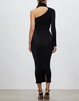 L’Idee Soireé 90’s Sleeved Gown in Black Size 6 for rent on The Volte - image 2
