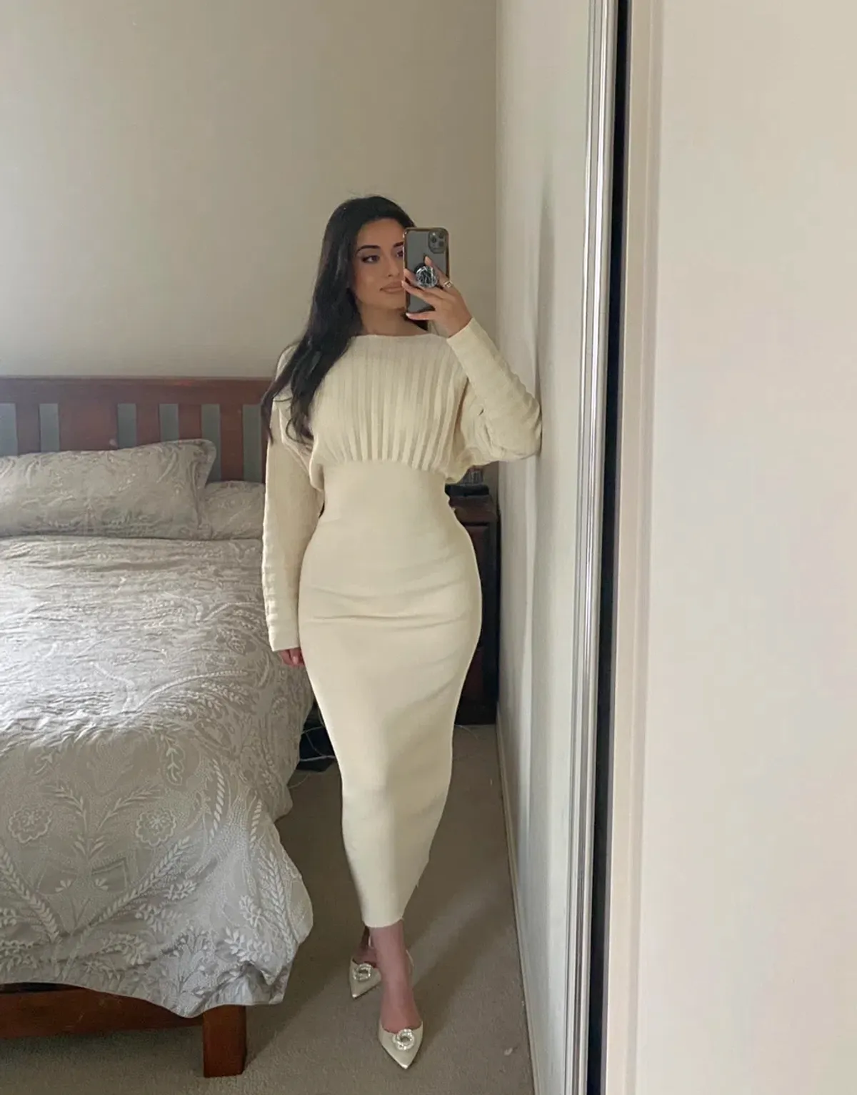 Wynn Hamlyn Accordion knit Gown Ivory Size AU 6 - Image 2