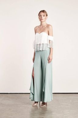 Elliatt Winslow top and Elliatt Sway Pants size 8 for rent on The Volte - image 4