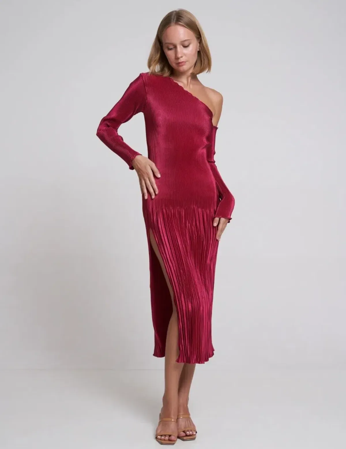 L'idee Soiree Gigi Pleated One Sleeve Cold Shoulder Gown Dress Ruby Red Size 8 / S - Image 1