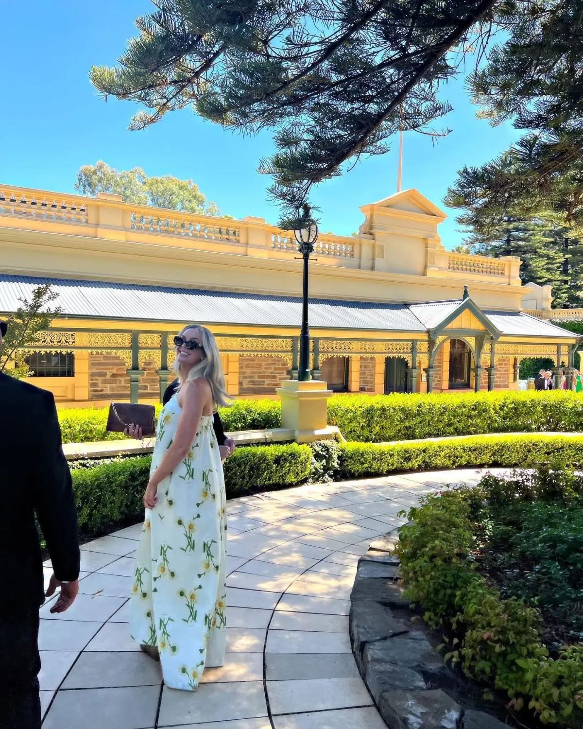 Oroton Field Daisy Gown in Soft Cream Size 10 - Image 5