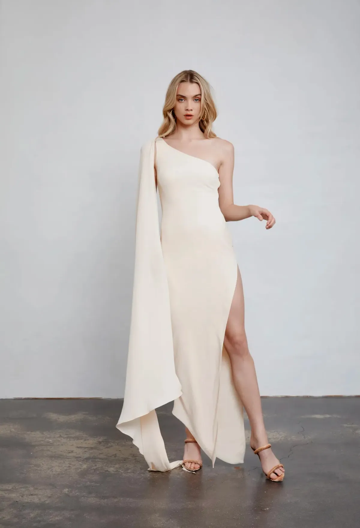 Lexi Riley Dress Cream Size 6 - Image 1