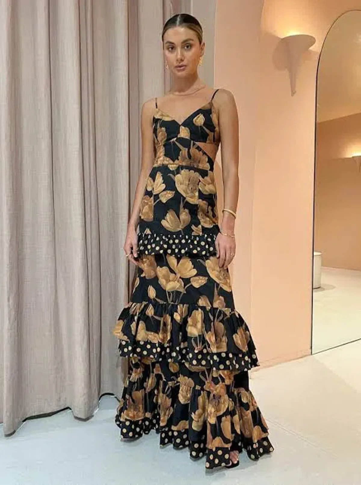 Sonya Moda Valentina Gown in Marabella Floral Print Size AU 6  - Image 1