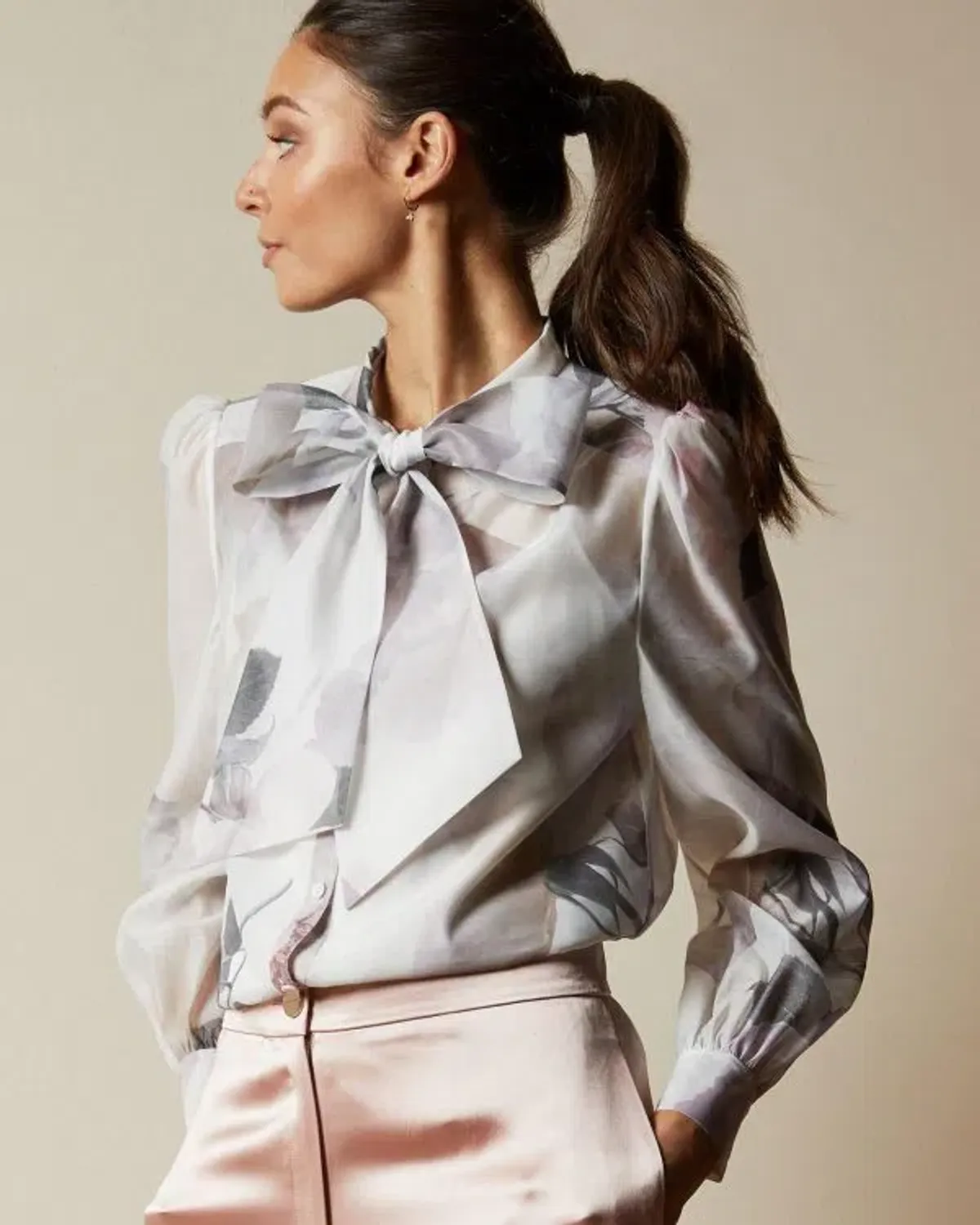 Ted Baker Mirta Floral Pussy Bow Blouse in Ivory Print in Size 2/AU 10 - Image 3